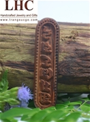 Mặt dây chuyền Gỗ khắc thần chú Om Mani Padme Hum bằng gỗ Sưa Đỏ