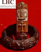 Vòng tay khắc chúa jesus và thánh gía  bằng  gỗ sưa đỏ (Huỳnh Đàn)